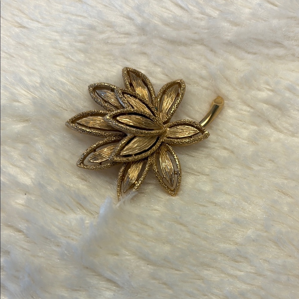 VINTAGE LOTUS BROOCH